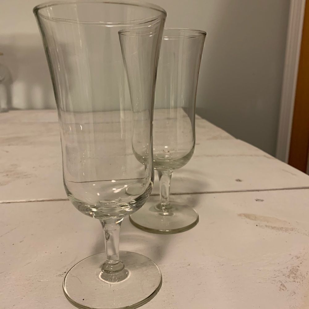 2 Cocktail Glasses   - Picture 2 of 4
